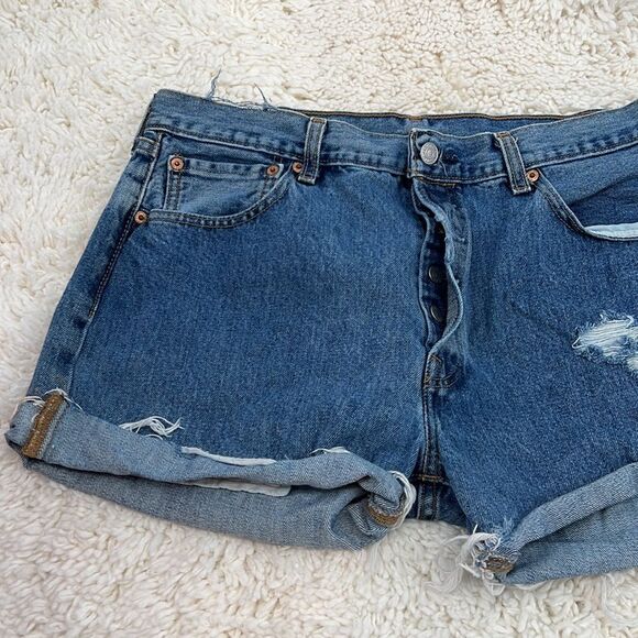 Levi's Women's 501 Medium Wash Raw Edge Denim Faded Distressed Jean Shorts - Picture 5 of 10